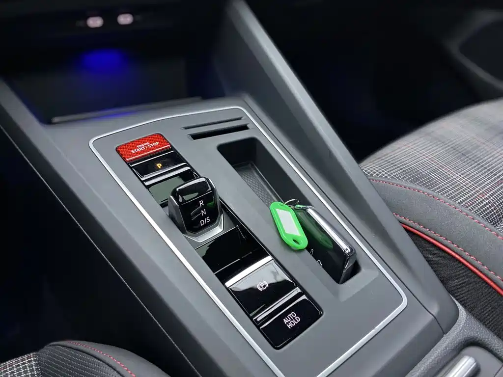Volkswagen Golf GTI — миниатюра 21