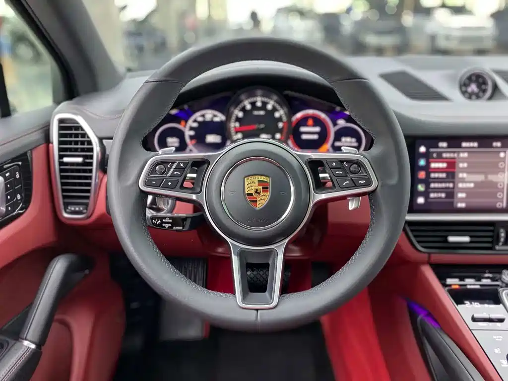 Porsche Cayenne — миниатюра 10