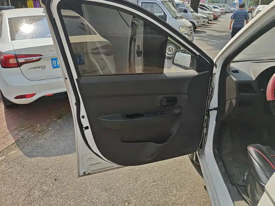 Wuling Hongguang — миниатюра 7