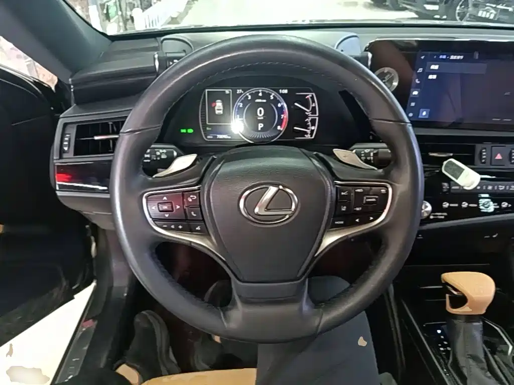 Lexus ES — миниатюра 11