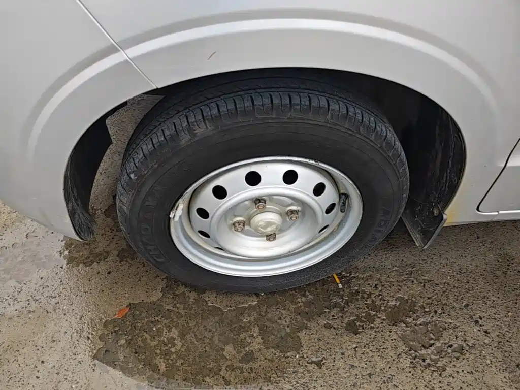 Wuling Hongguang V — миниатюра 23