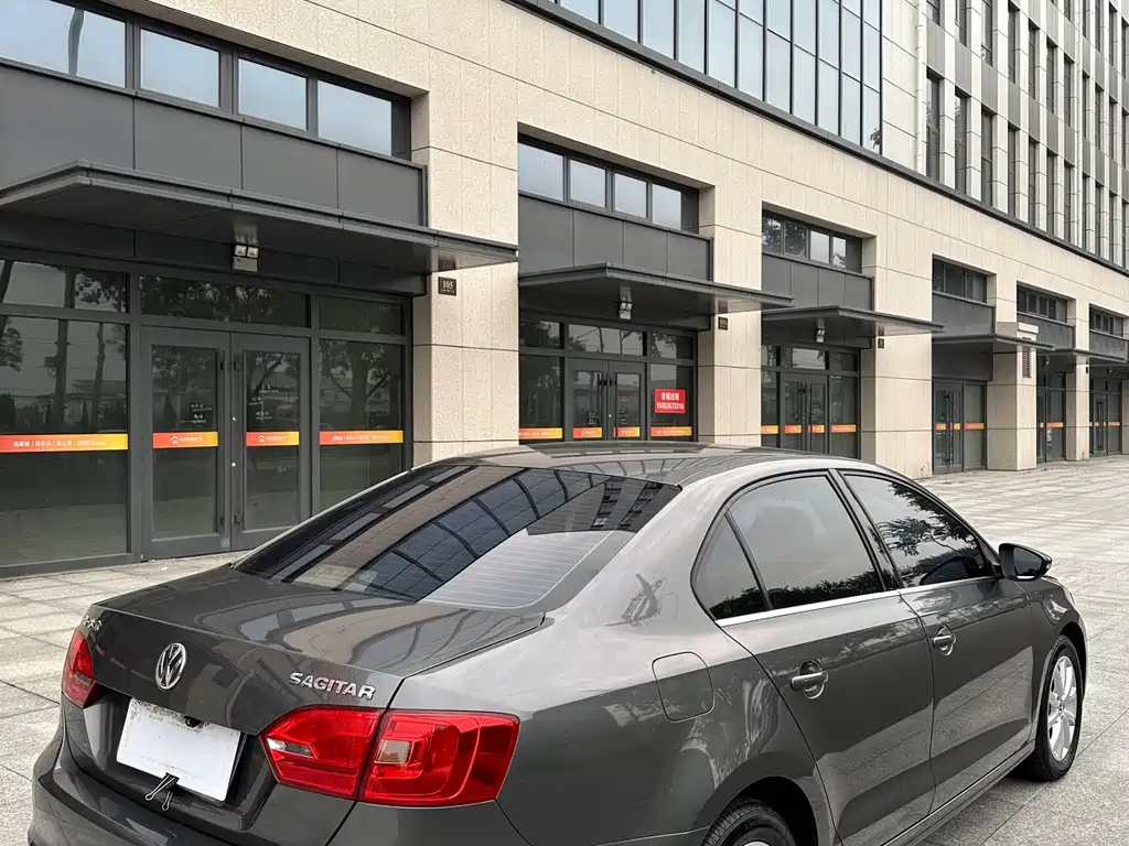 Volkswagen Sagitar — миниатюра 6