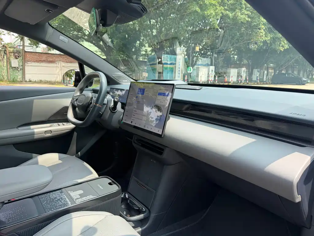 Lynk & Co Z20 — миниатюра 16