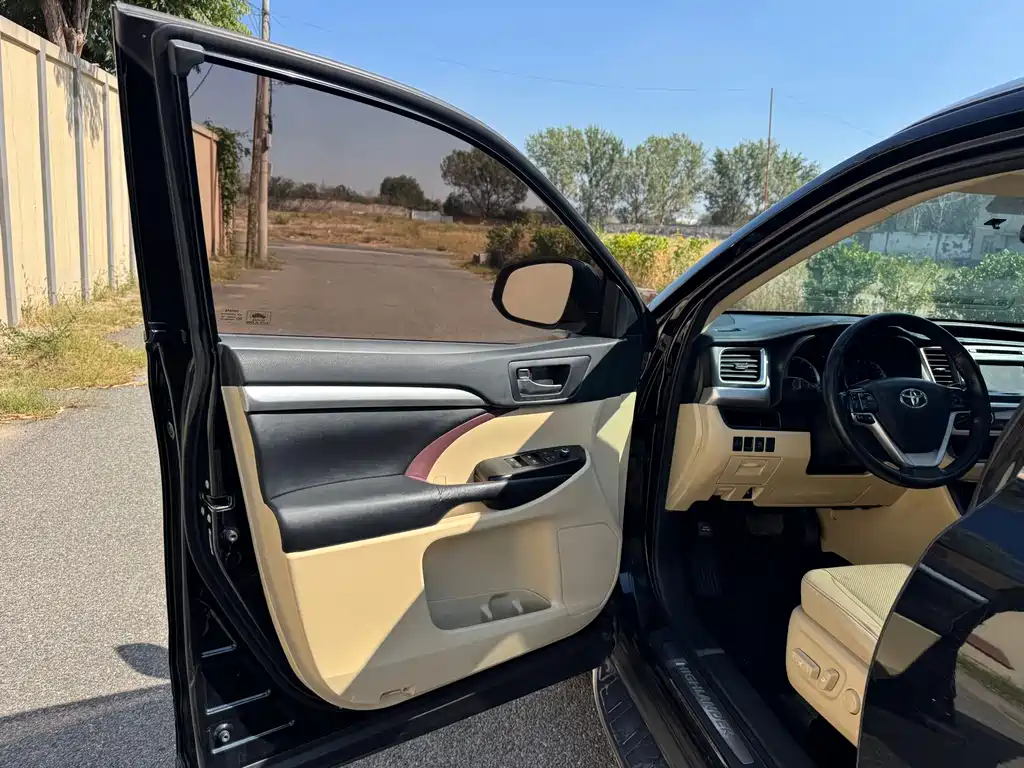 Toyota Highlander — миниатюра 19
