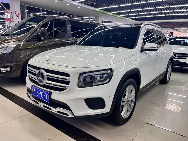 MERCEDES-BENZ GLB