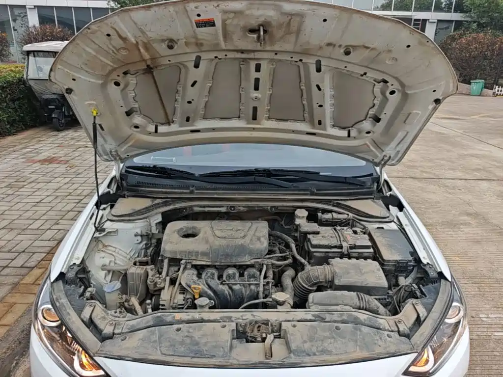 Hyundai Elantra — миниатюра 20