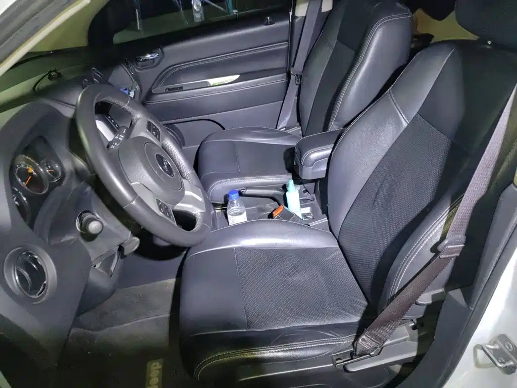 Jeep Compass (Import) — миниатюра 11