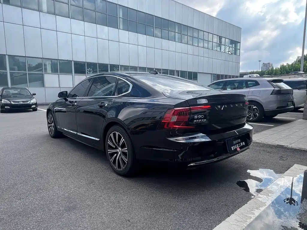 Volvo S90 — миниатюра 6