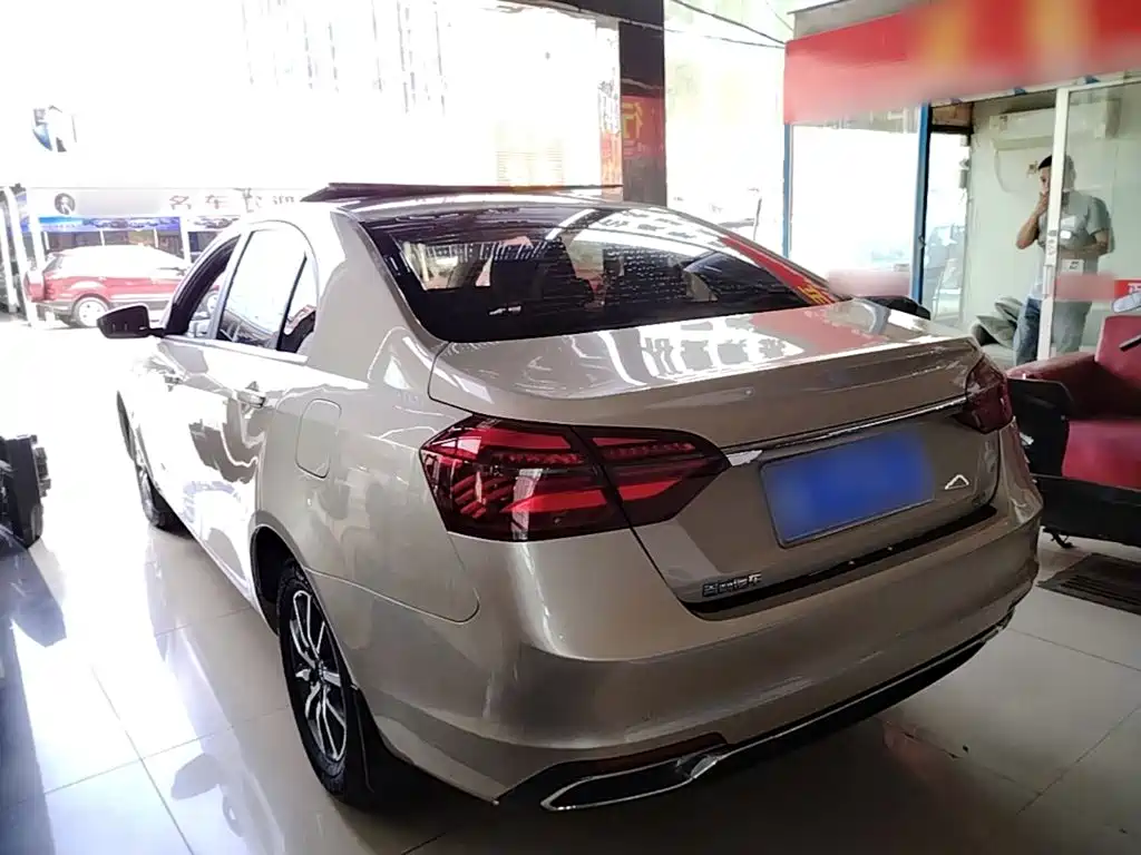 Geely Emgrand — миниатюра 5