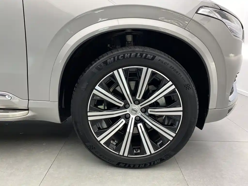 Volvo XC90 — миниатюра 7