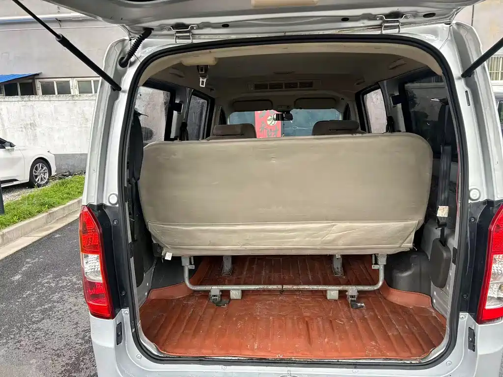 Wuling Rongguang V — миниатюра 11