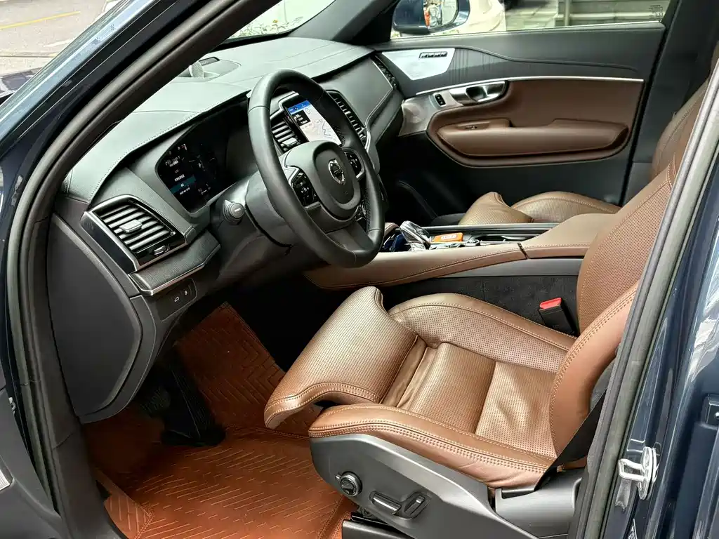 Volvo XC90 PHEV — миниатюра 4