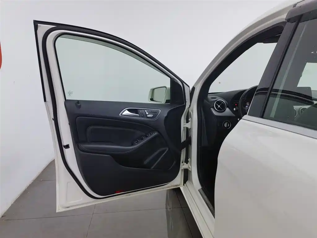 Mercedes-Benz B-Class B 2018 B 200 Fashion