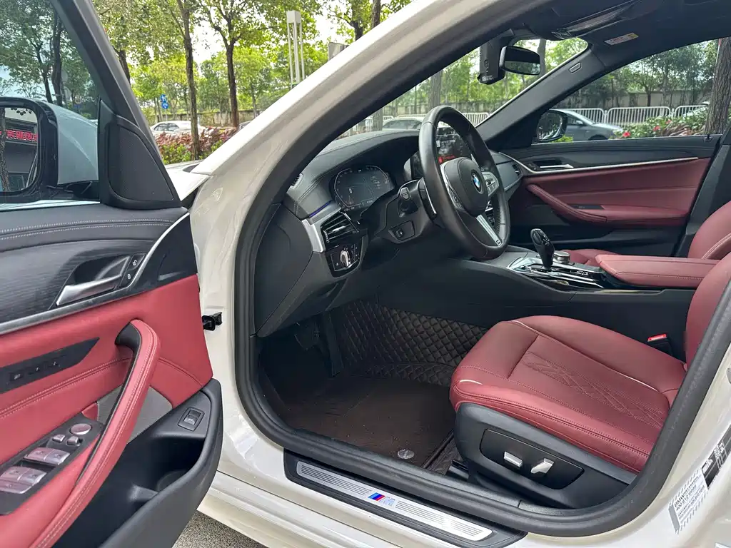 BMW 5 Series — миниатюра 4