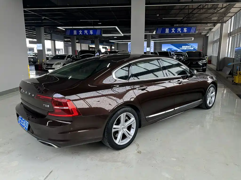 Volvo S90 — миниатюра 6