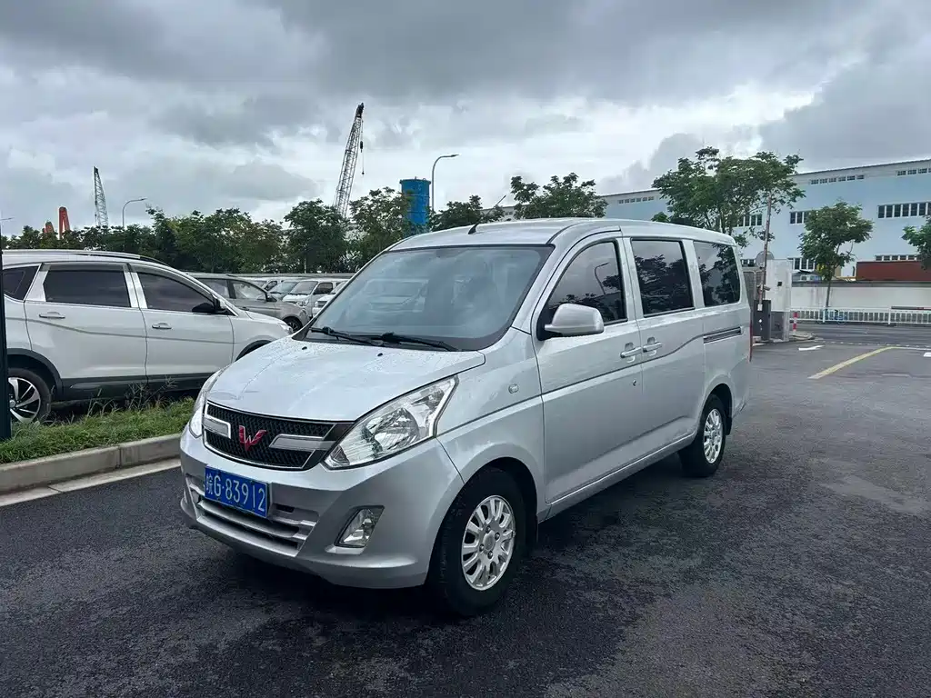 Wuling Rongguang V — миниатюра 2