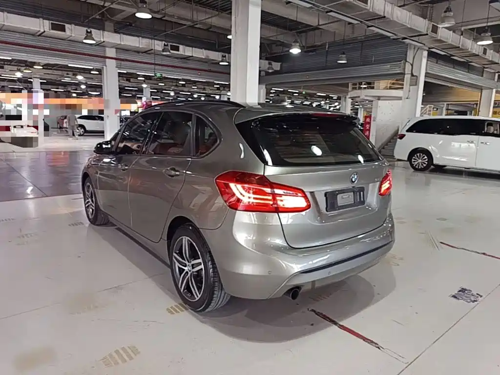 BMW 2 Series Active Tourer (Import) — миниатюра 5