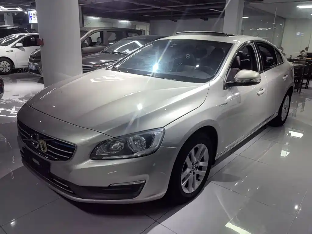 Volvo S60 — миниатюра 2