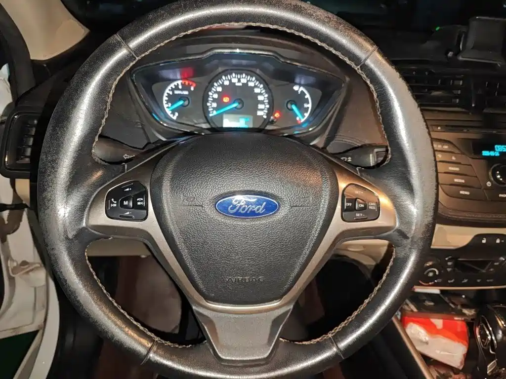 Ford Escort — миниатюра 6