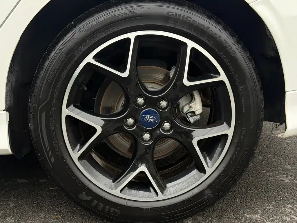 Ford Focus — миниатюра 9