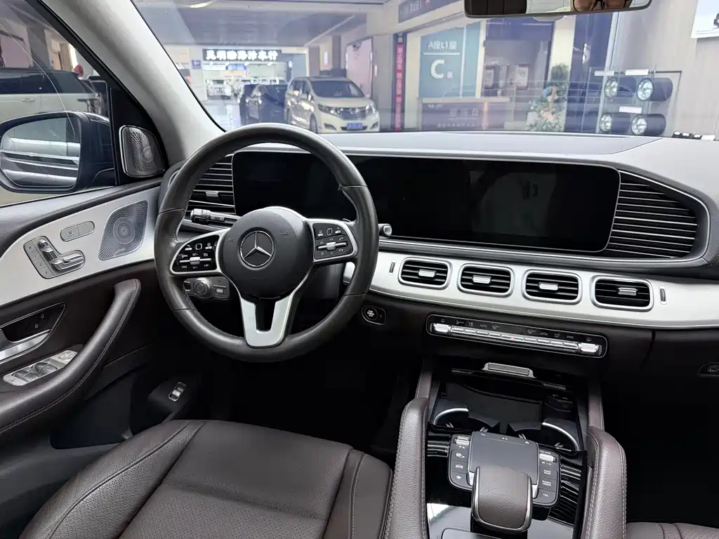 Mercedes-Benz GLE (Import) — миниатюра 20