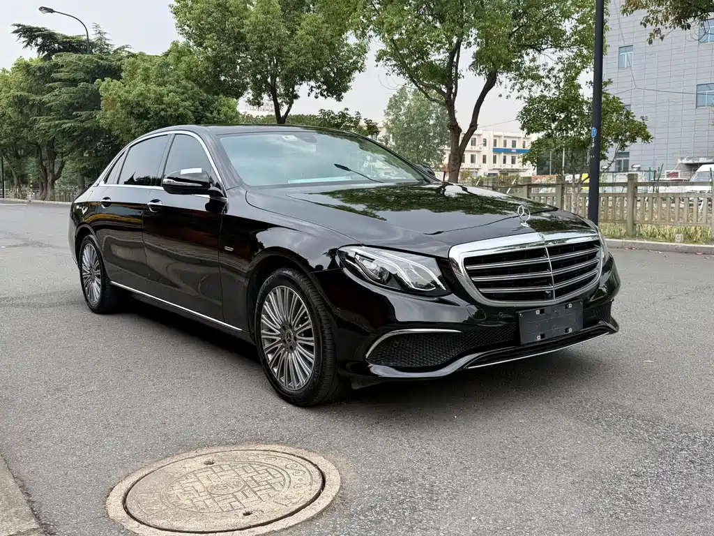 Mercedes-Benz E-Class — миниатюра 3