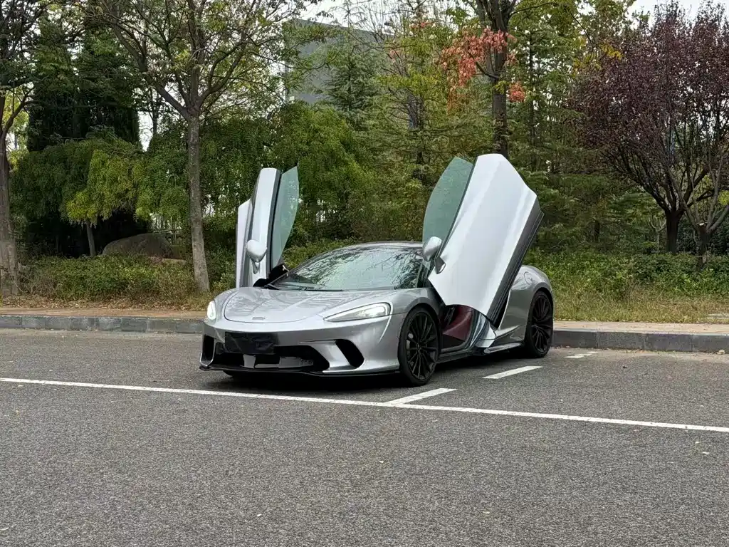 McLaren GT 2021