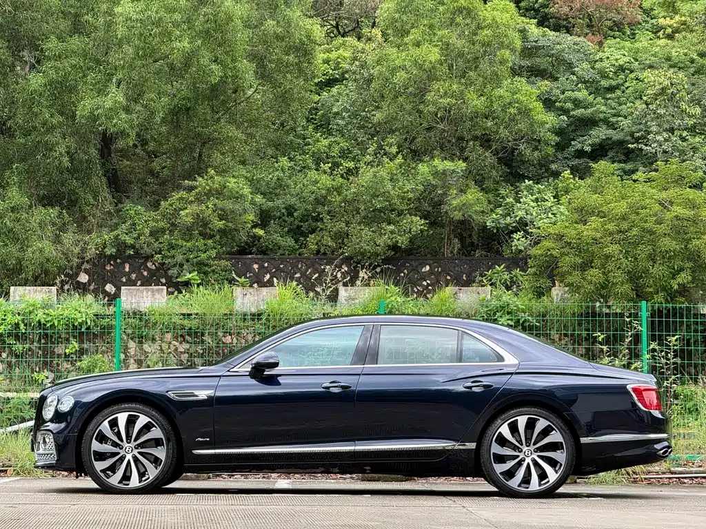 Bentley Flying Spur — миниатюра 15
