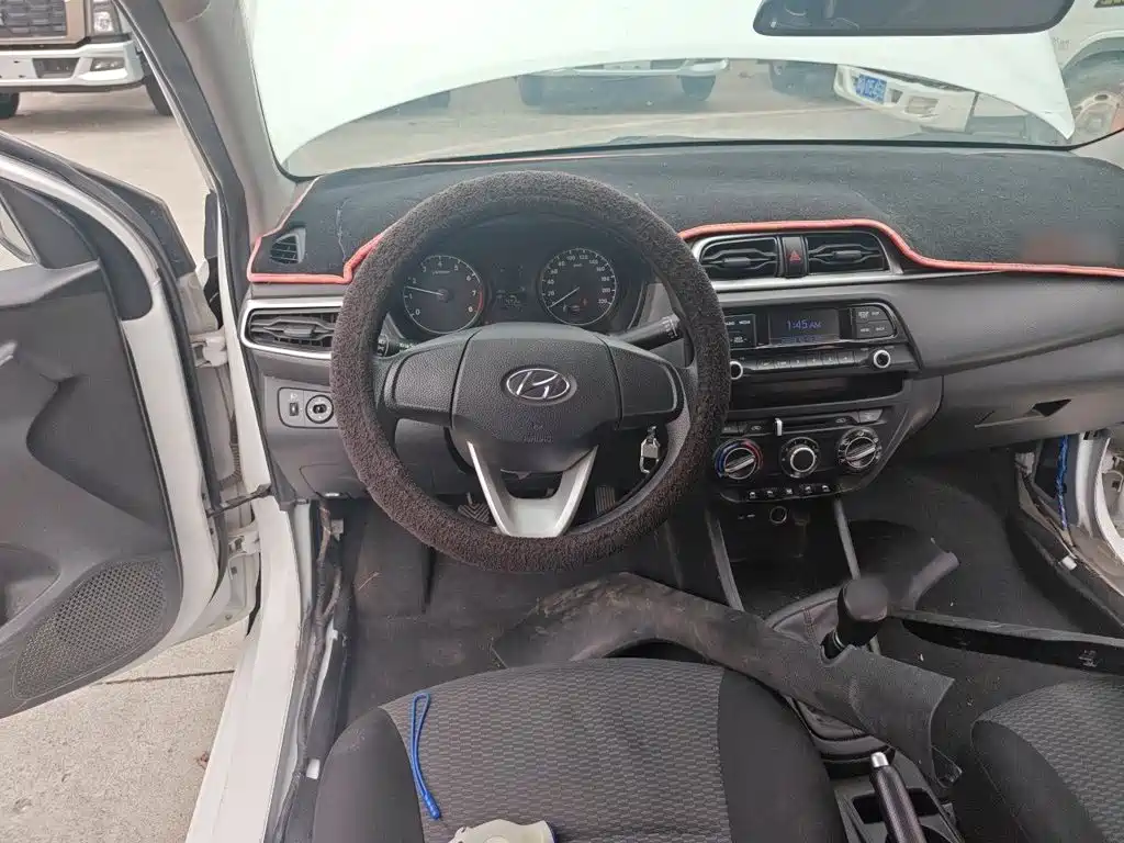 Hyundai Verna — миниатюра 3