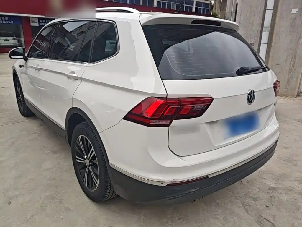 Volkswagen Tiguan L — миниатюра 5