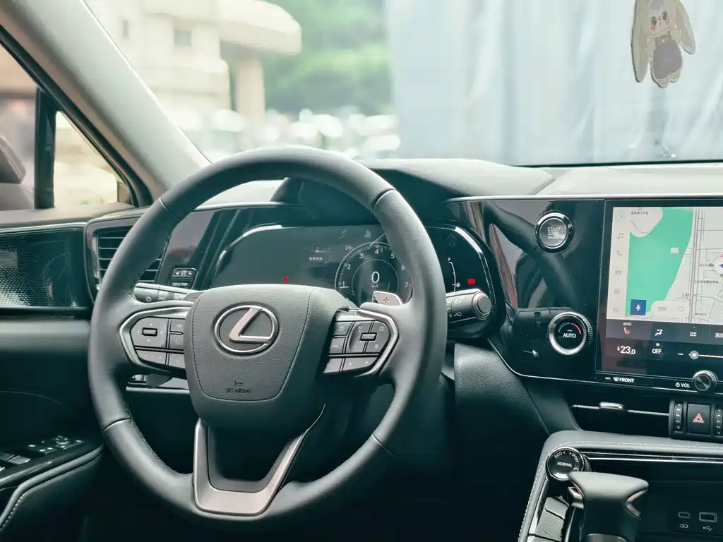 Lexus NX — миниатюра 12