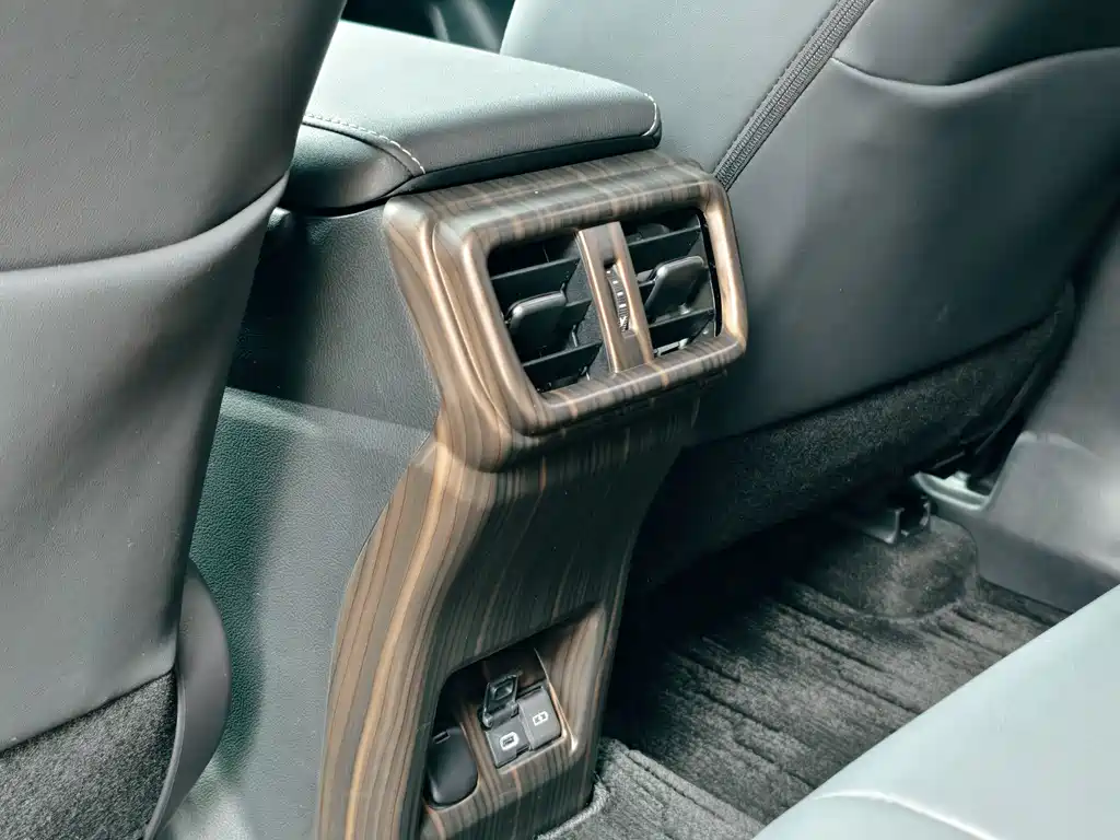 Lexus NX — миниатюра 16