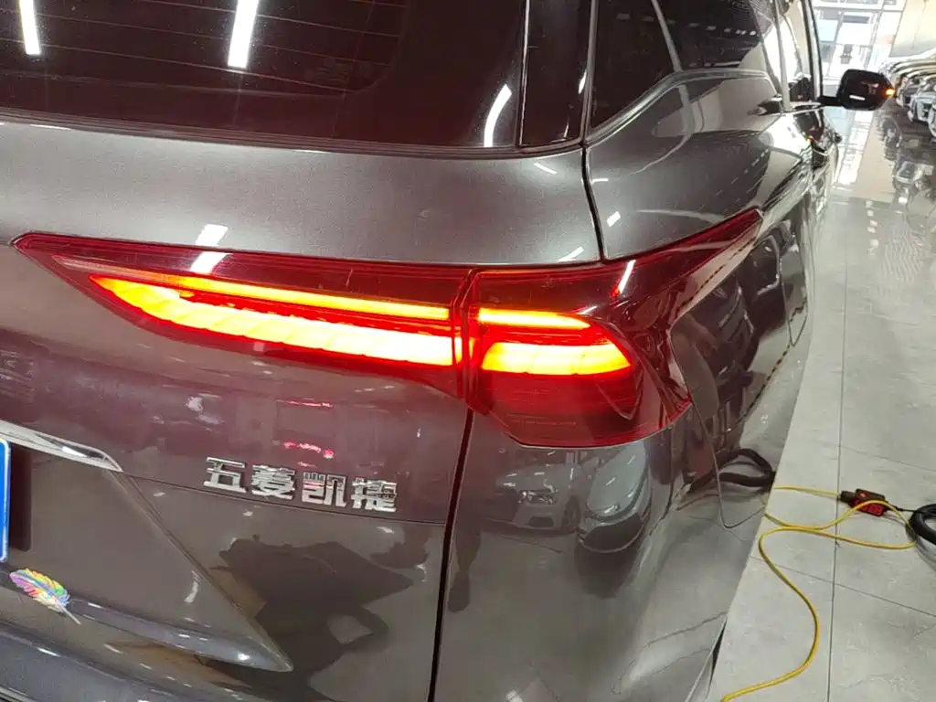 Wuling Victory — миниатюра 8