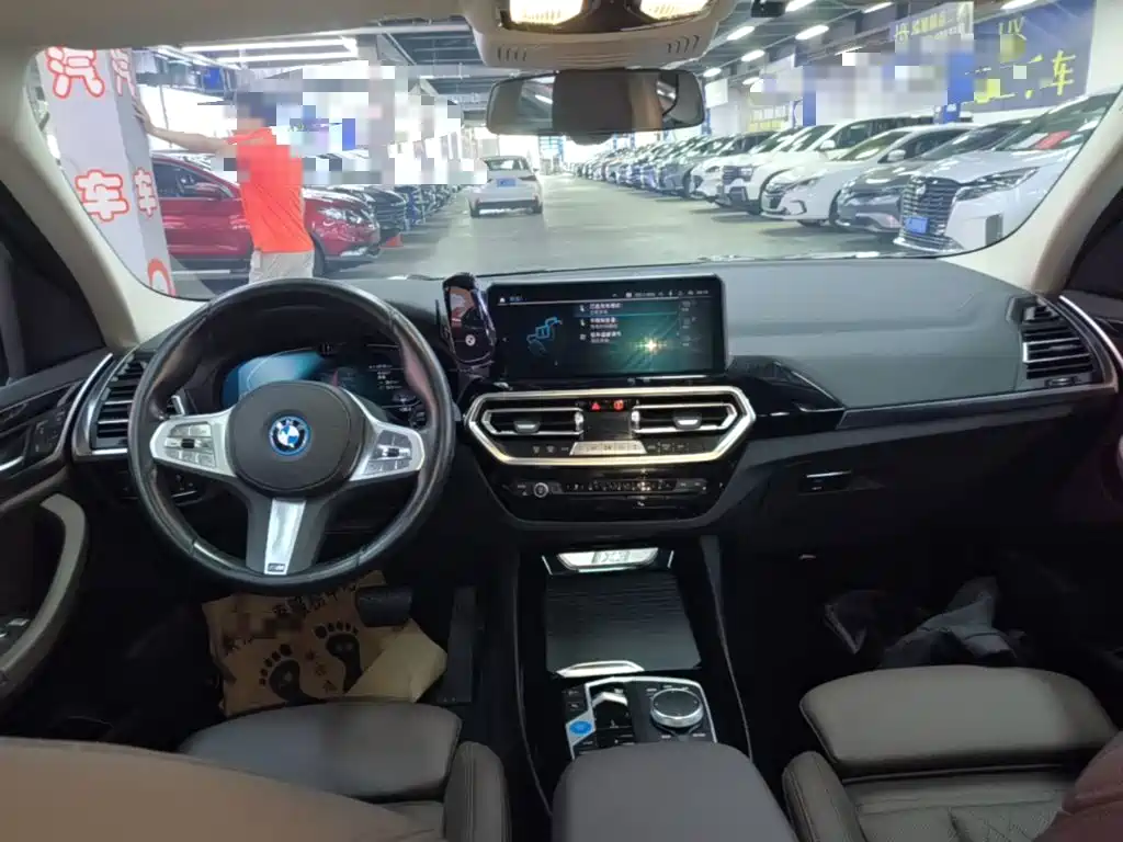 BMW iX3 — миниатюра 10