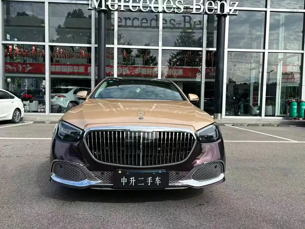 Mercedes-Benz E-Class — миниатюра 2