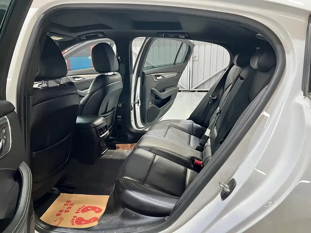 Cadillac CT5 — миниатюра 6