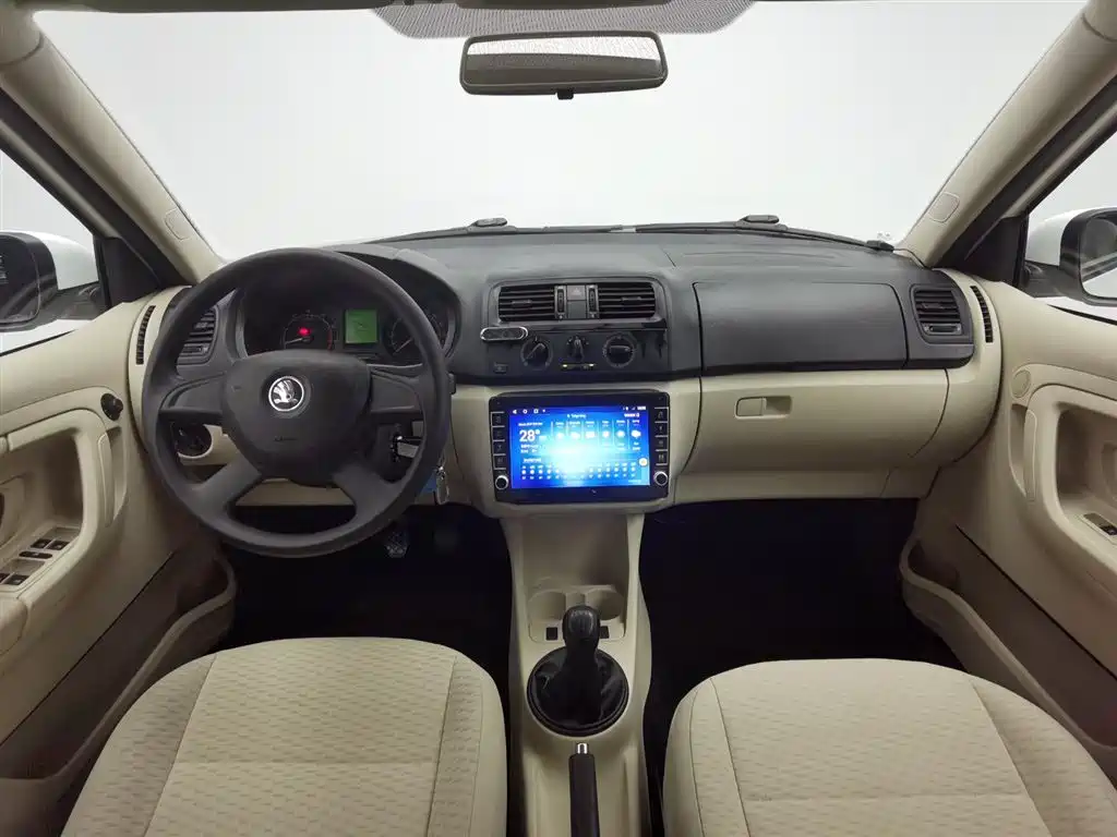 Skoda Fabia 2012 1.4L MT