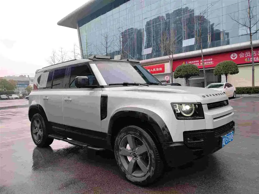 LAND ROVER DEFENDER