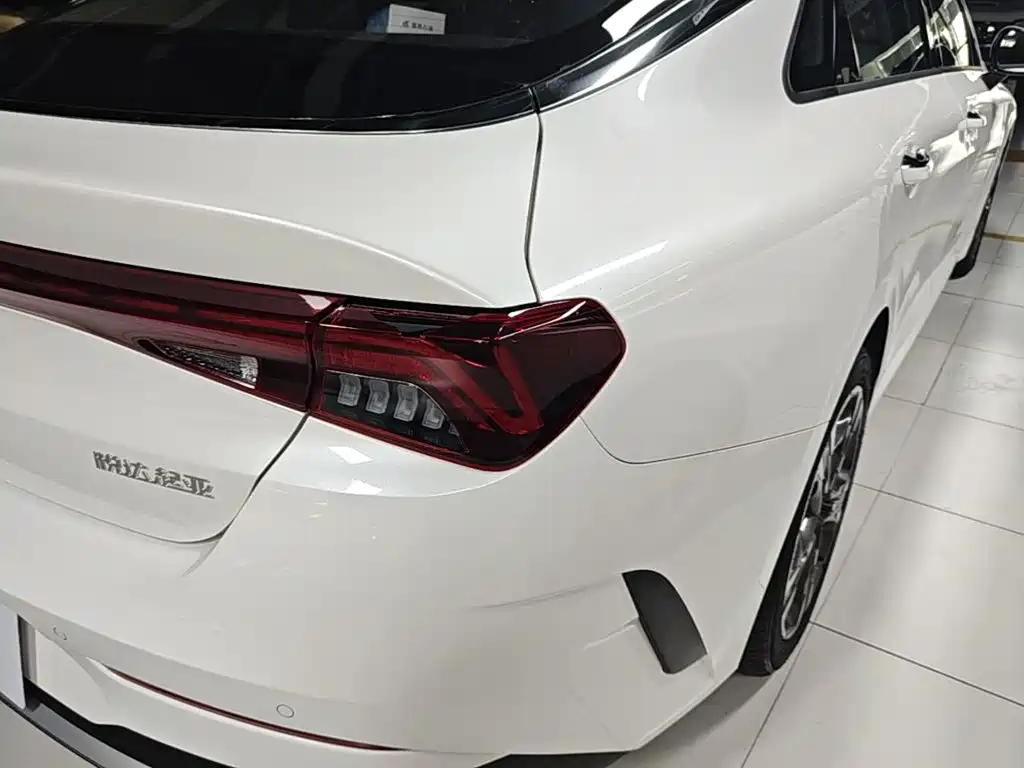 Kia K5 — миниатюра 8