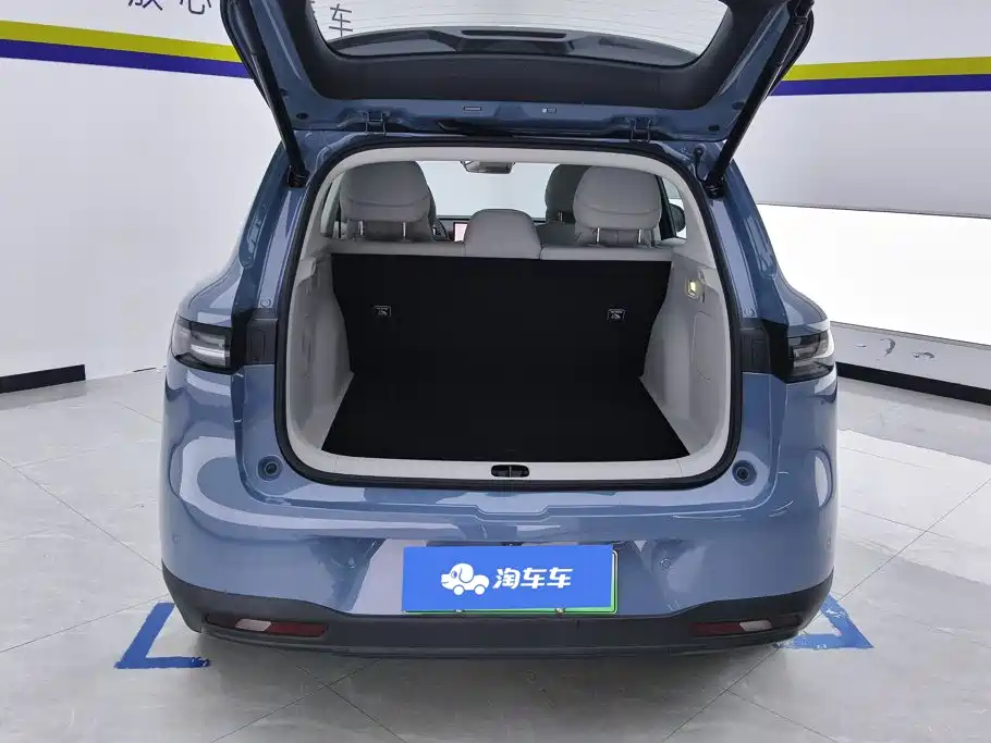 Leapmotor Leapmotor B10 — миниатюра 4