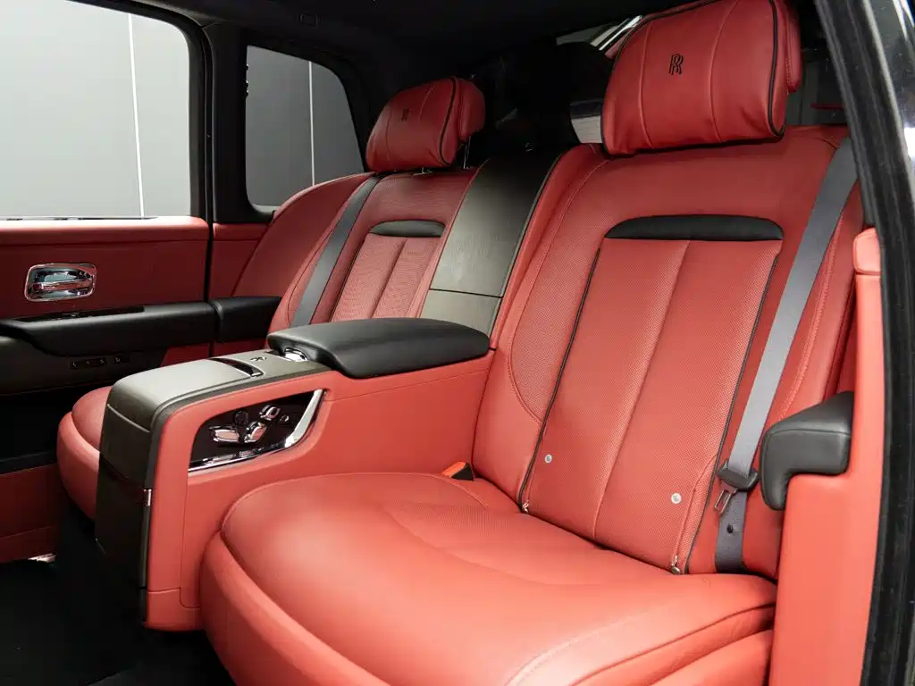 Rolls-Royce Cullinan — миниатюра 13
