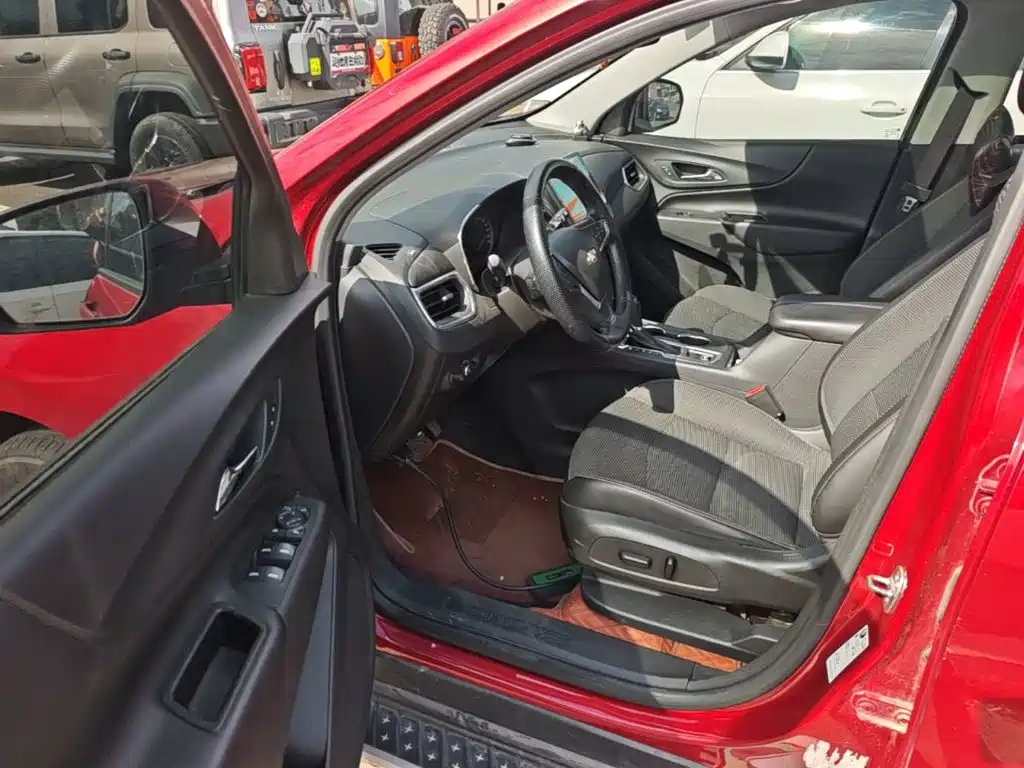 Chevrolet Equinox — миниатюра 16