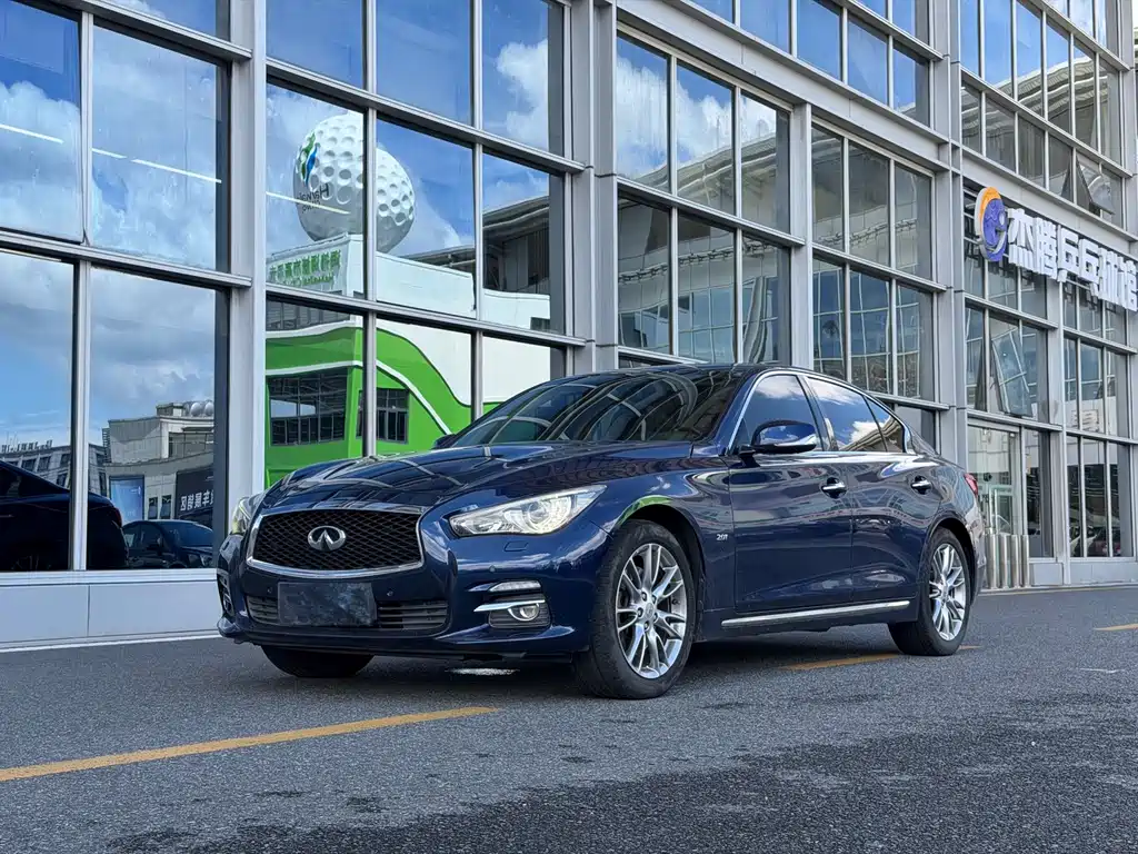 Infiniti Q50L