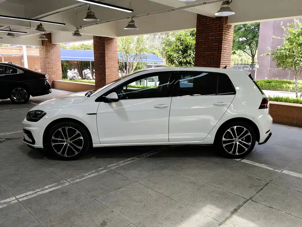 Volkswagen Golf — миниатюра 2