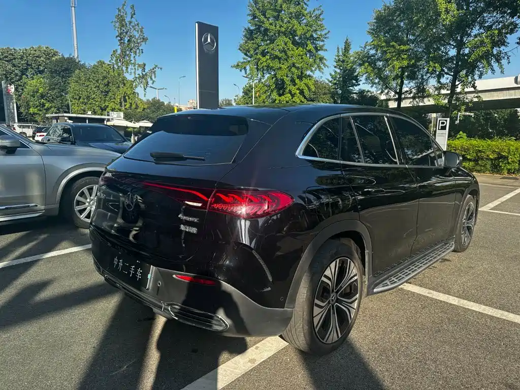 Mercedes-Benz EQE SUV — миниатюра 8