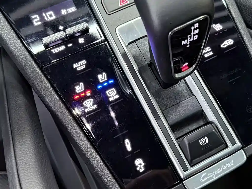 Porsche Cayenne — миниатюра 23