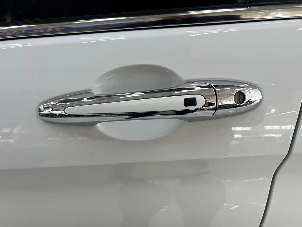 Haval M6 — миниатюра 12