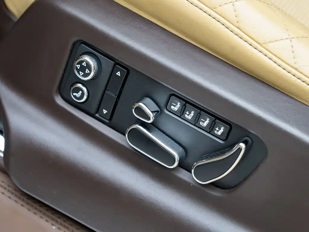 Bentley Bentayga — миниатюра 9