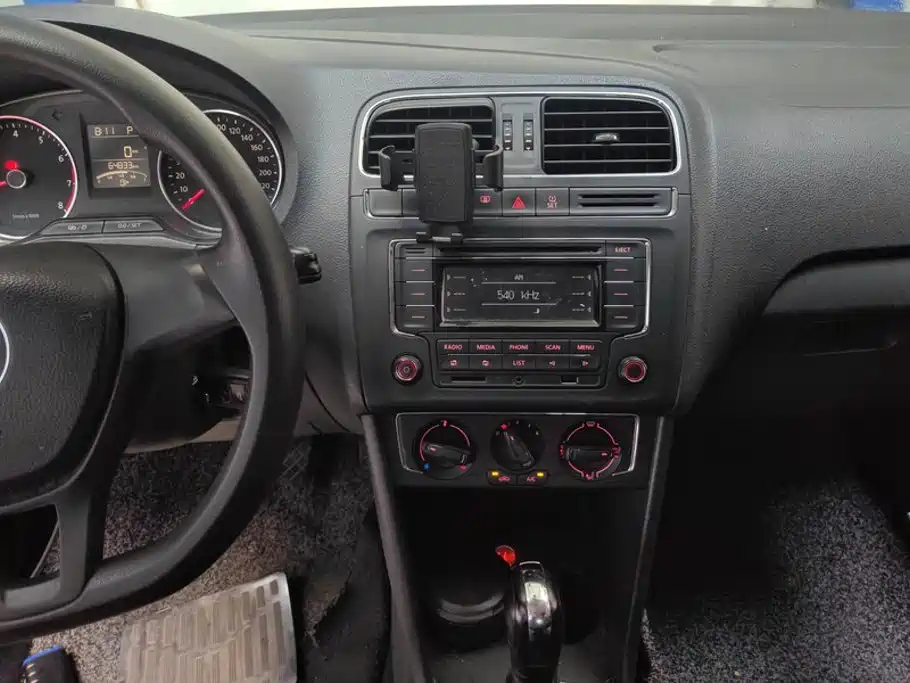 Volkswagen Polo — миниатюра 13