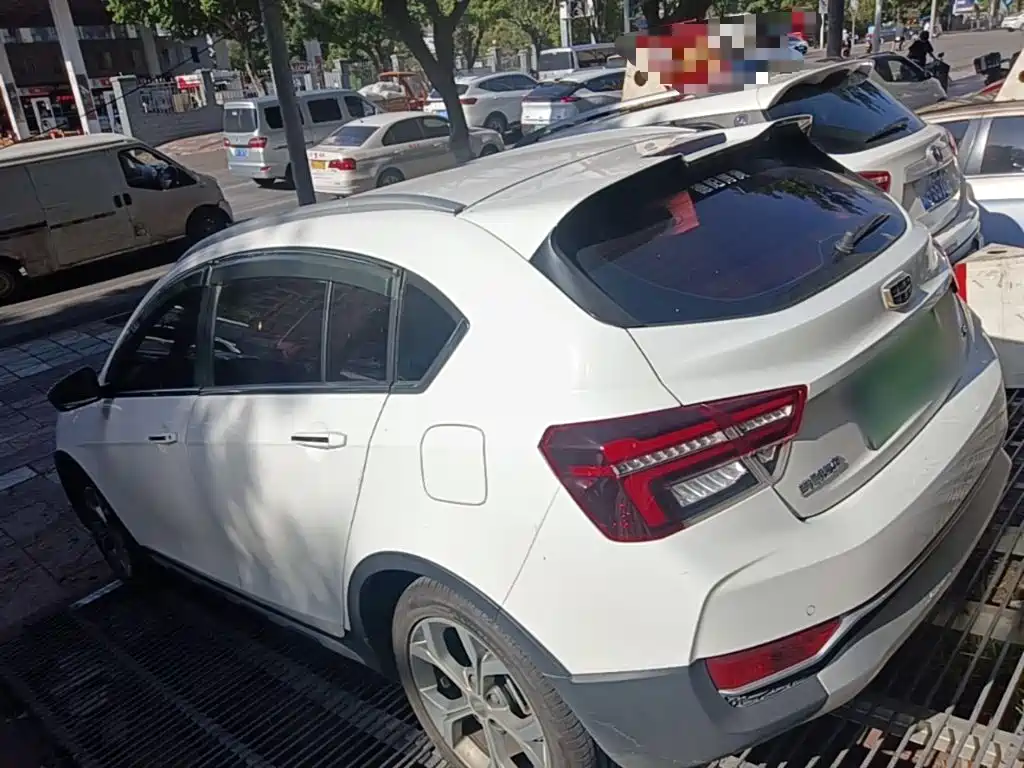 Geely Vision S1 — миниатюра 5